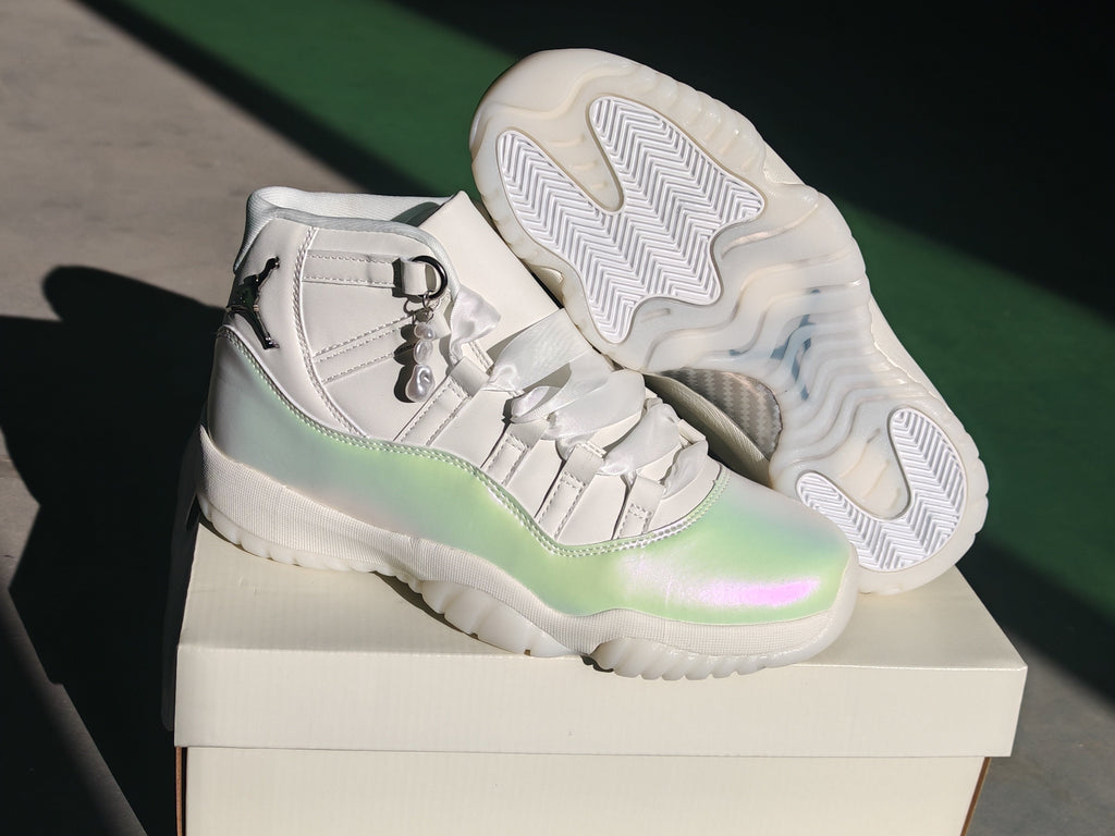 Air Jordan 11 'Pearl'
